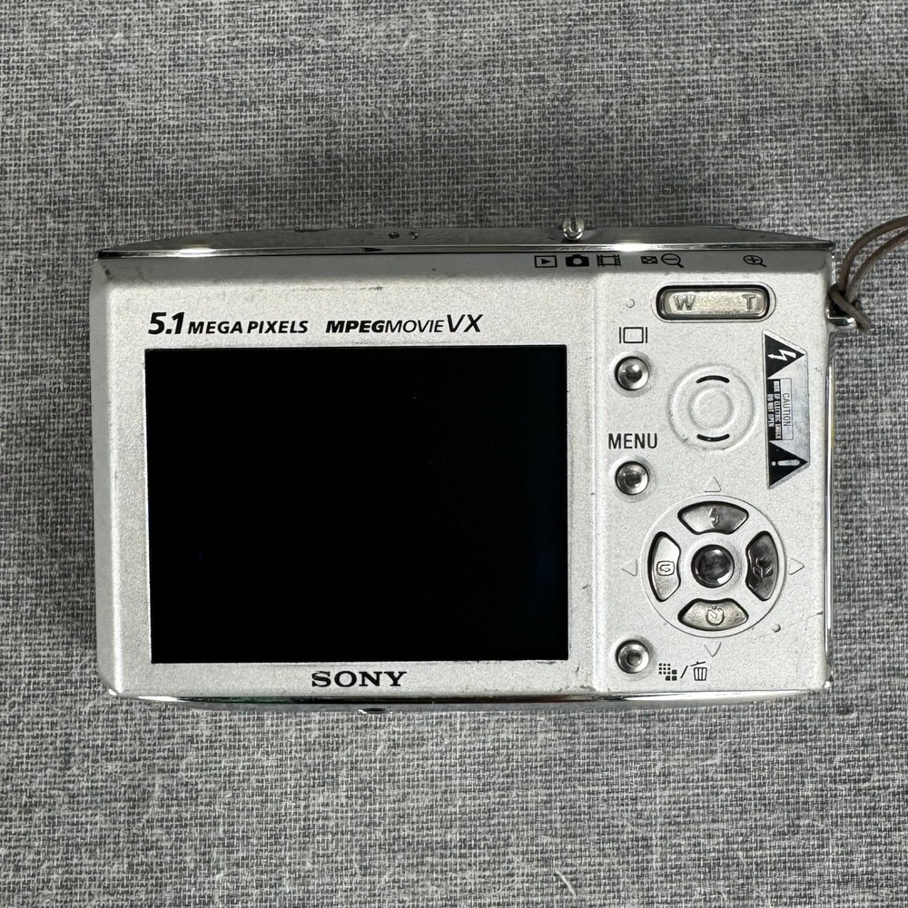 Sony Cyber-shot DSC-T5 5.1MP Digital Camera Silver Tested 2 Batteries Charger - Picture 3 of 10